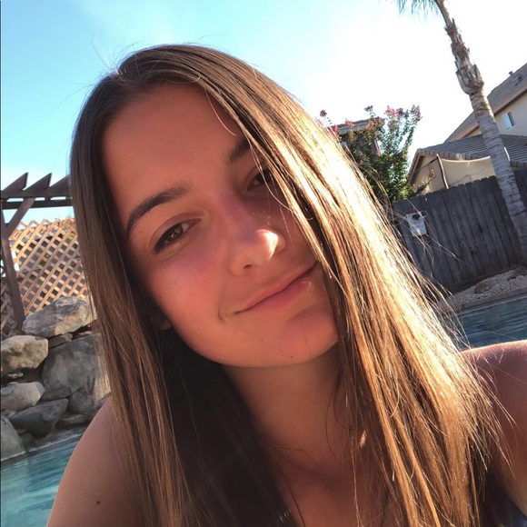 Profile Picture of Jillian Mashler (@jillianmashler) on Poshmark