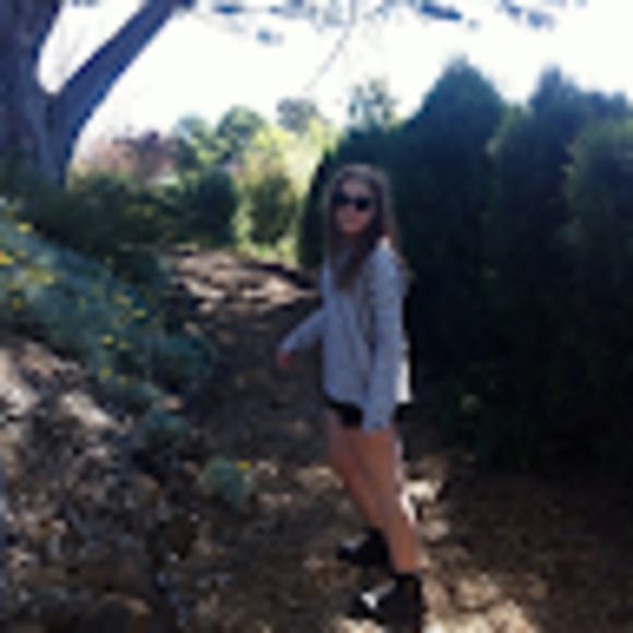 Profile Picture of Laura Stockman (@laurastockman) on Poshmark