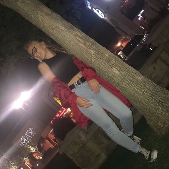 Profile Picture of Delia Case (@deliacase) on Poshmark