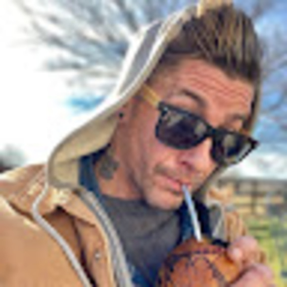 Profile Picture of Timothy Royer (@timothyroyer141) on Poshmark