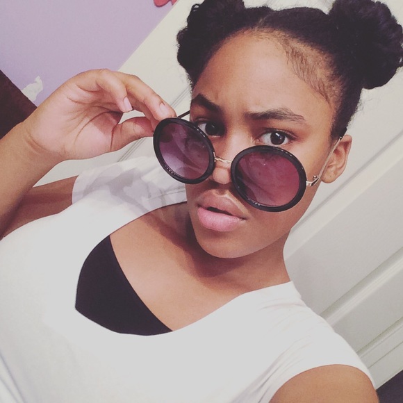 Profile Picture of Jordan Fields (@jordan____) on Poshmark