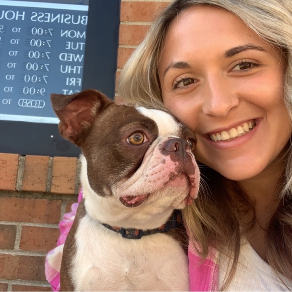 Profile Picture of Zoe Chandler (@19chandlerz) on Poshmark