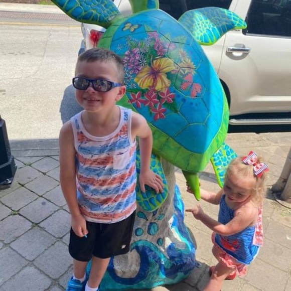 Profile Picture of Michael Mageo (@michaelmageo) on Poshmark