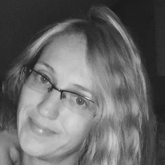 Profile Picture of Christina Ditzman (@ditzman85) on Poshmark