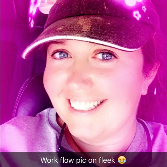 Profile Picture of Tracey Holloway (@trenee72) on Poshmark