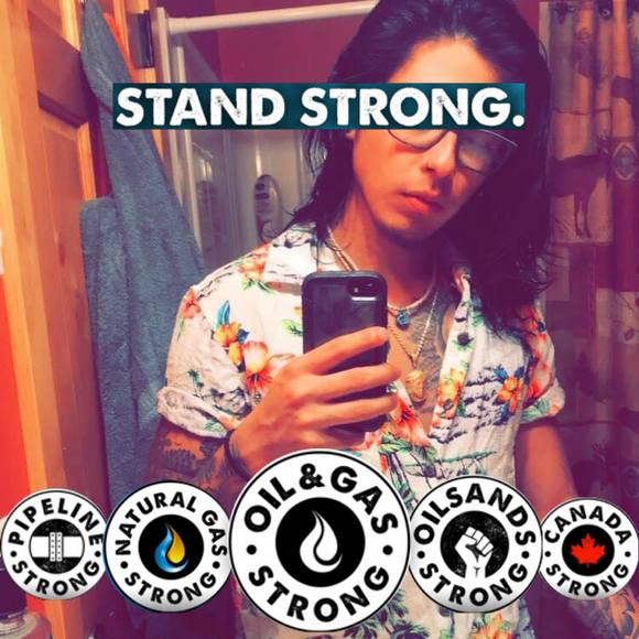 Profile Picture of Daniel Gonzalez (@danielgonzalezz) on Poshmark