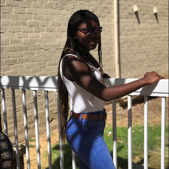 Profile Picture of Izzy Munnerlyn (@izzyyy1604) on Poshmark