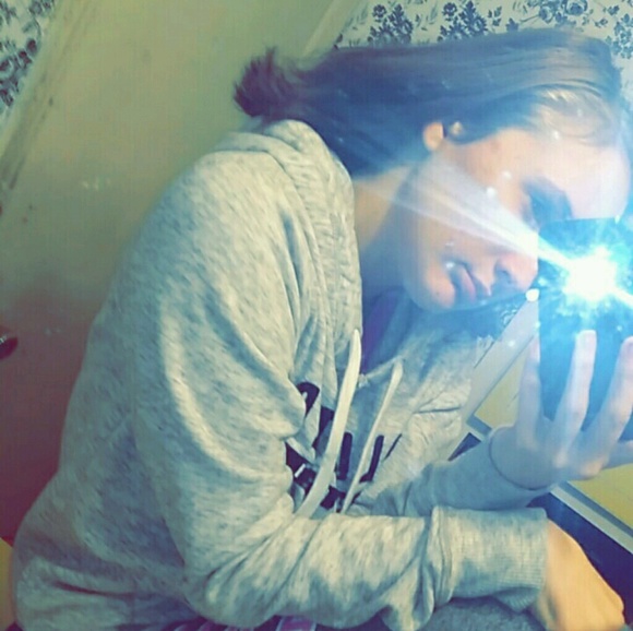 Kaylee Herbert - Poshmark Profile Picture of Kaylee Herbert (@kherbert123) on Poshmark