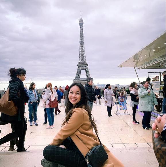 Profile Picture of Dianne Razon (@diannerazon) on Poshmark