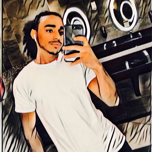Profile Picture of Carlos Fernandes (@carlosfernan652) on Poshmark