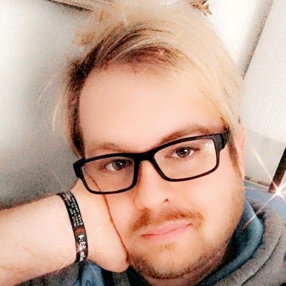 Profile Picture of Andrew Gronski (@digidrub) on Poshmark