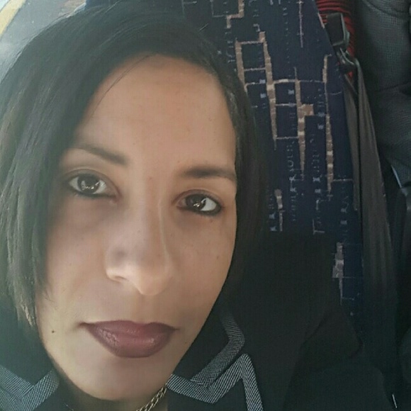 Becky Candelora - Poshmark Profile Picture of Becky Candelora (@msbeckyc) on Poshmark