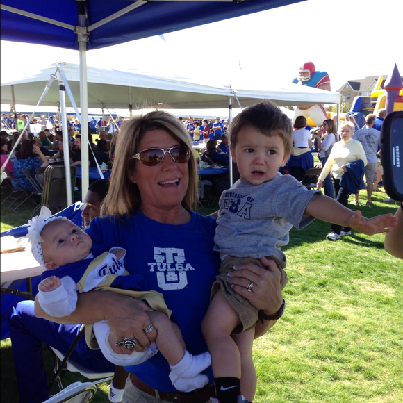 Profile Picture of Julie Naifeh (@julienaifeh) on Poshmark