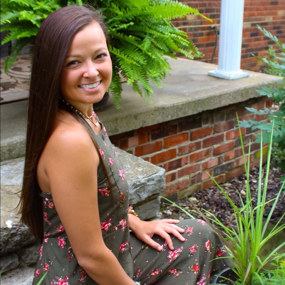 Profile Picture of Taylor Jolly (@tay_jolly) on Poshmark