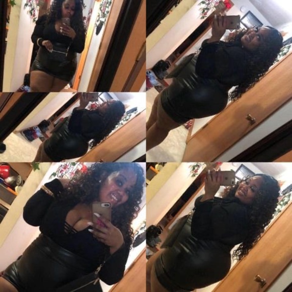 Profile Picture of Samone Stevenson (@staneaquas) on Poshmark