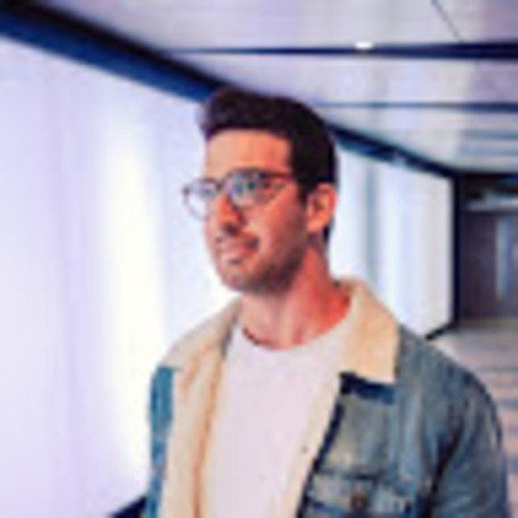 Profile Picture of Kasim Hussain (@kasimhussain) on Poshmark