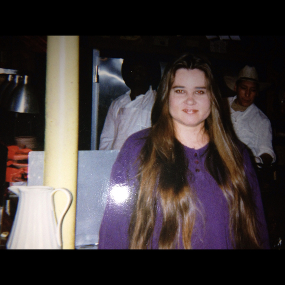 Profile Picture of Geniva Manciu (@wollowtree) on Poshmark