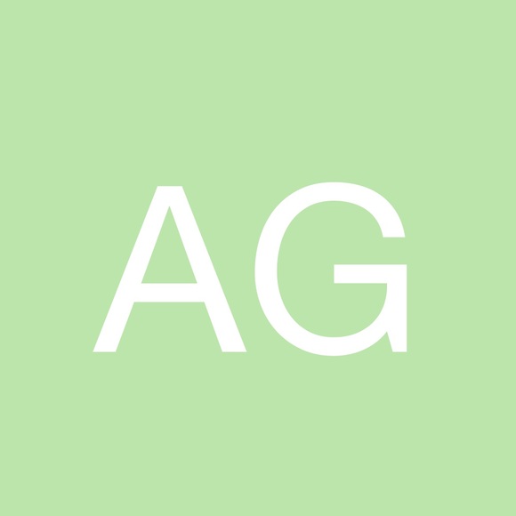 Ad Gehling - Poshmark Profile Picture of Ad Gehling (@addieg200) on Poshmark