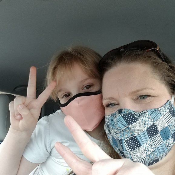 Kim Meroney - Poshmark Profile Picture of Kim Meroney (@kzmeroney) on Poshmark