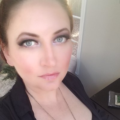 Profile Picture of Shanna Moon (@ShannaMoon11) on Twitter