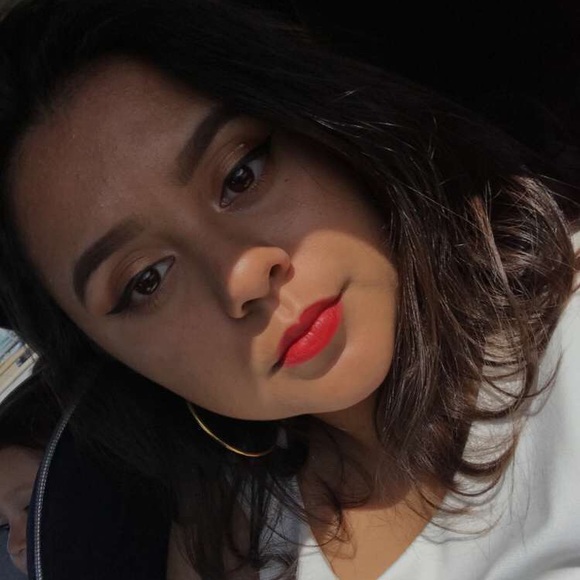 Profile Picture of Amy Barron (@abarronm) on Poshmark