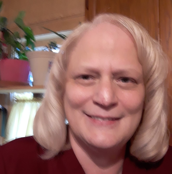 Profile Picture of Louise Willsey (@ladyinpink1lk) on Poshmark
