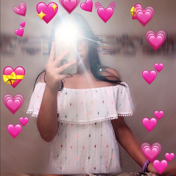 Profile Picture of Anaclara Perpetuo (@anaclara_okk) on Poshmark