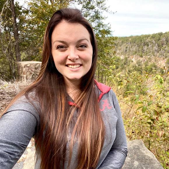 Profile Picture of Braelynn Echelbarger (@brae10950) on Poshmark