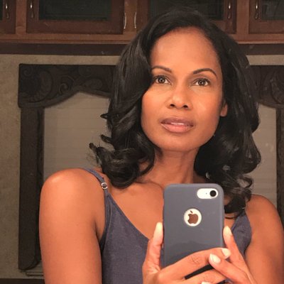 Profile Picture of Robinne Lee (@robinnelee) on Twitter