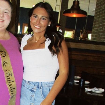 Profile Picture of 𝐞𝐦💐 (@emma.bai1ey) on Tiktok