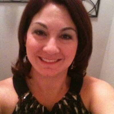 Profile Picture of Lisa Schreiner (@MamaEsqNC) on Twitter