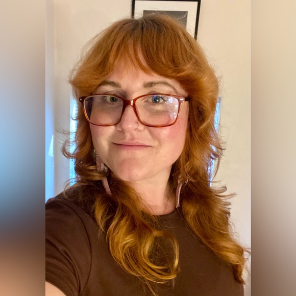 Profile Picture of Kelly Nader (@kellynader) on Poshmark