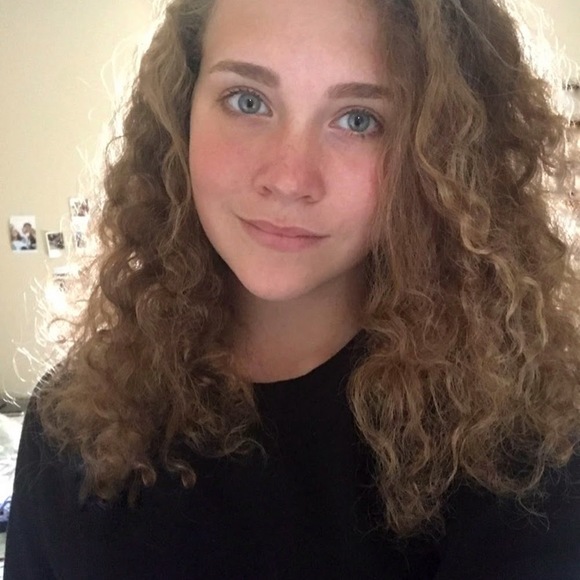 Profile Picture of Anna Sokolova (@annasokolova) on Poshmark