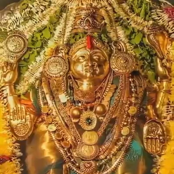 Profile Picture of Reshma Shetty (@reshma_shetty) on Poshmark