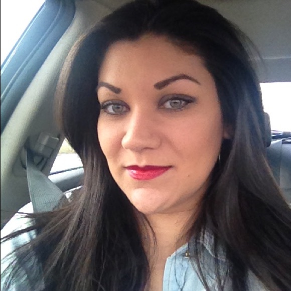 Profile Picture of Crystal Trevino (@ctrevino76) on Poshmark