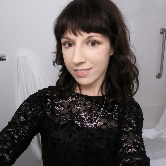 Profile Picture of Meagan Strenge (@meaganinmadness) on Poshmark