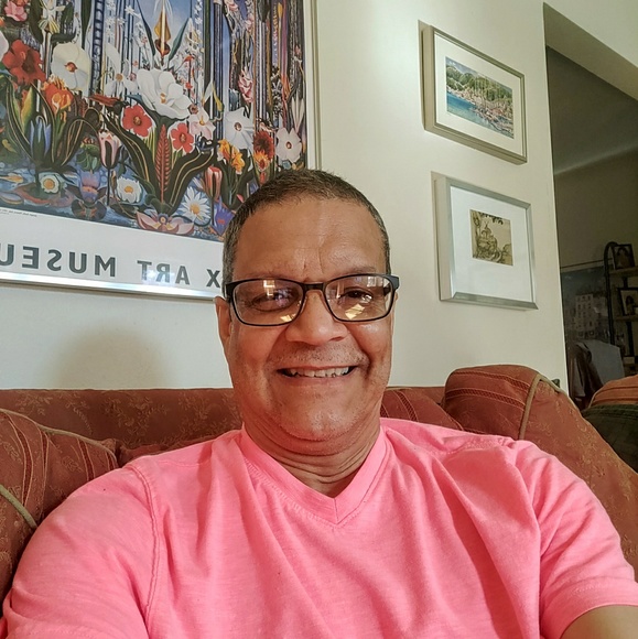 Profile Picture of Edward Perez (@edwardperez427) on Poshmark
