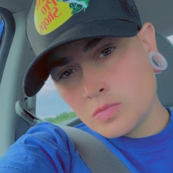 Profile Picture of Chaz Brown (@chazbrown851) on Poshmark
