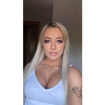 Profile Picture of Laura Keane (@LauraKeane9) on Twitter