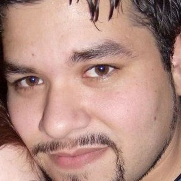 Profile Picture of John Palacios (@bluelink18) on Poshmark