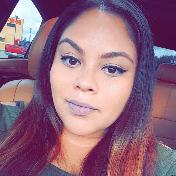 Profile Picture of Christina Sanchez (@ameliyah) on Poshmark