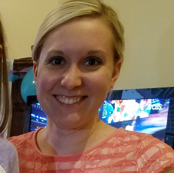 Profile Picture of Erika Whitesel (@erika_whitesel) on Poshmark