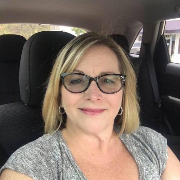 Betsy Turso - Poshmark Profile Picture of Betsy Turso (@betsyturso) on Poshmark