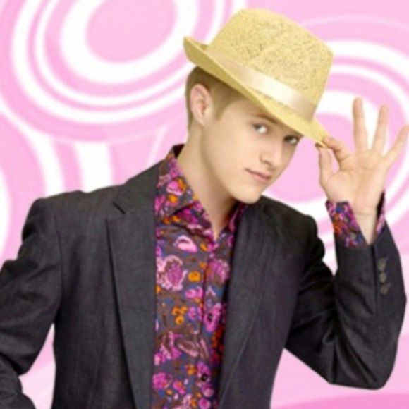 Profile Picture of Jay Calhoun (@my_leg_hurt) on Poshmark