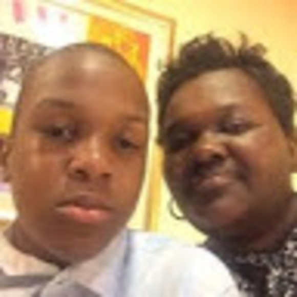 Profile Picture of Lashanda Moore (@lashandamoore) on Poshmark