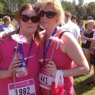 Profile Picture of Lisa Pardoe (@lisloo16) on Twitter