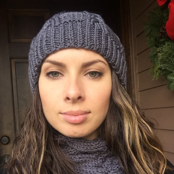 Profile Picture of Inna Perepechkin (@levinna) on Poshmark