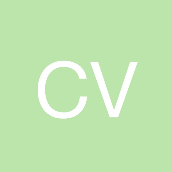 Profile Picture of Christin Vandegrift (@cmangerv) on Poshmark