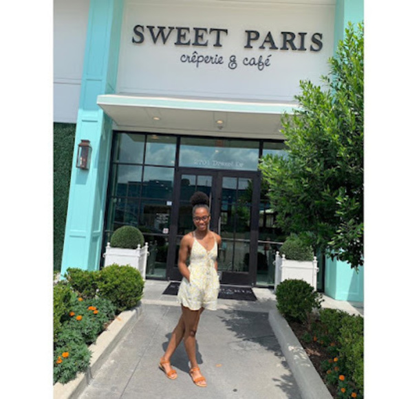 Profile Picture of Laura nicole During (@lduring) on Poshmark