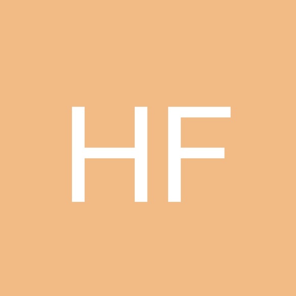 Profile Picture of Holly Fosdick (@hollyfos) on Poshmark